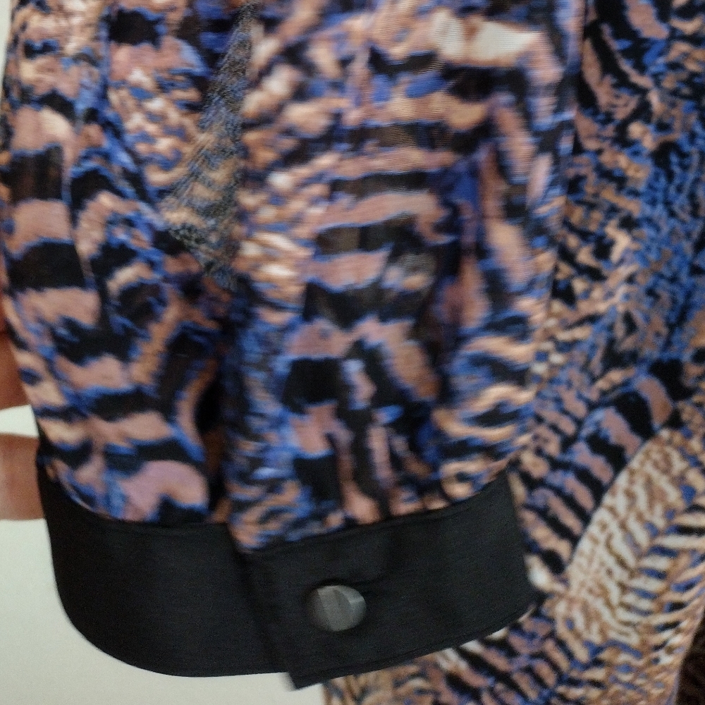 Bongo Elegant Blue and Brown Patterned Back Cutou… - image 8